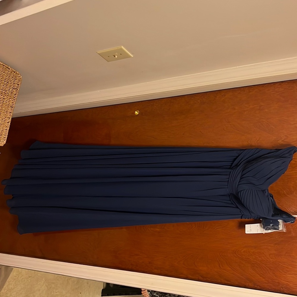 Navy bridesmaid dress. NWT. Size 6, fits like a 2.